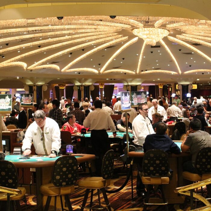 Hur Fungerar Insättningar och Uttag på Online Casinon?