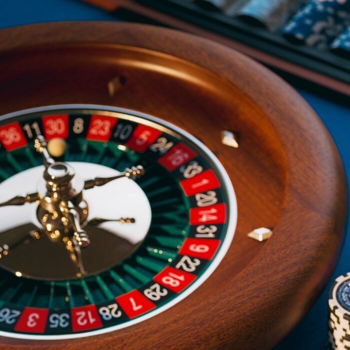 Live Dealer Casinospel: Få en Autentisk Spelupplevelse Hemma i Vardagsrummet